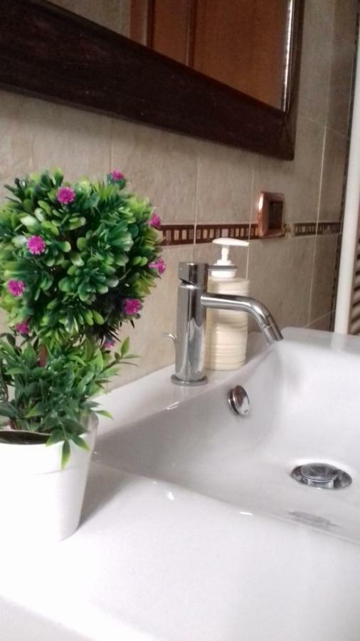 Casa Family & Friends Bed & Breakfast Salerno Bagian luar foto