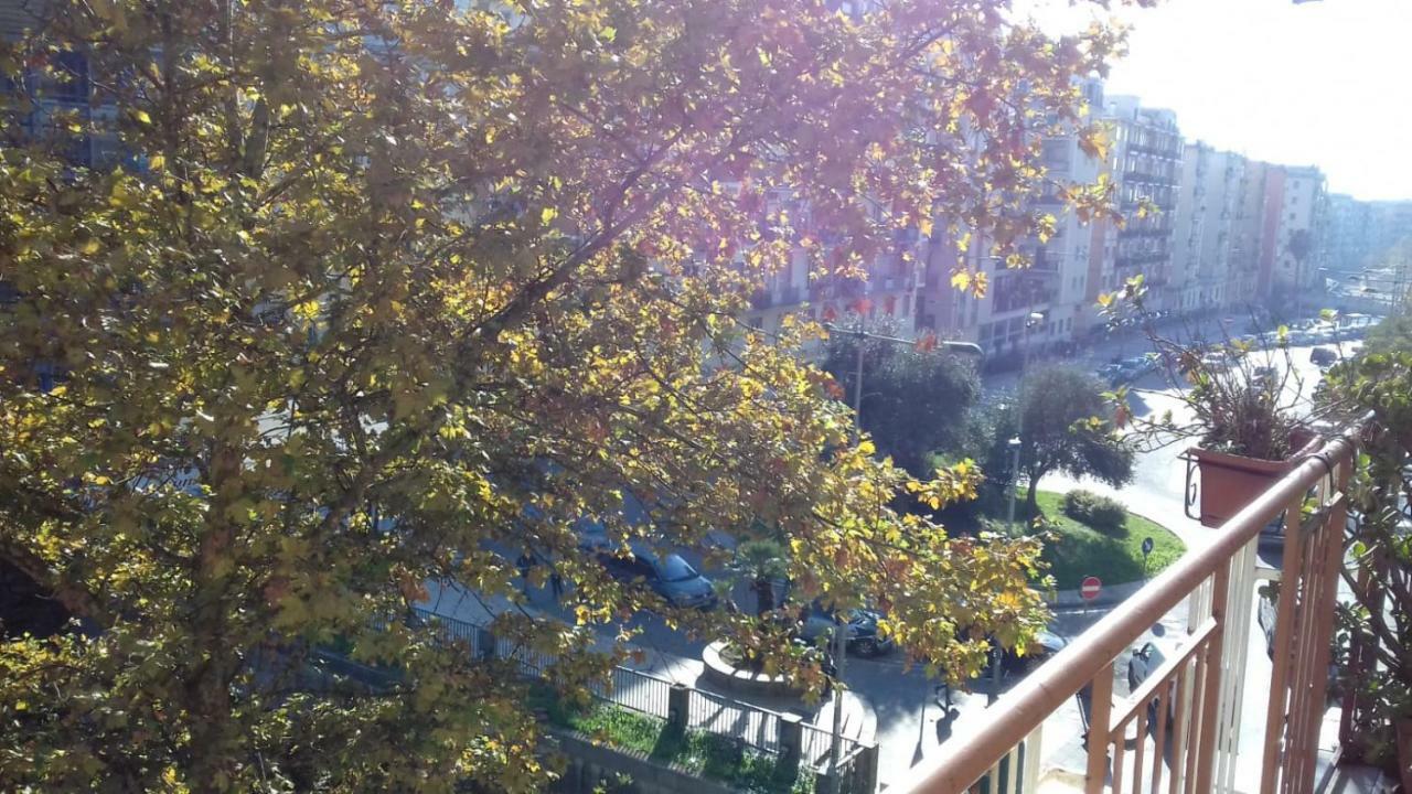 Casa Family & Friends Bed & Breakfast Salerno Bagian luar foto